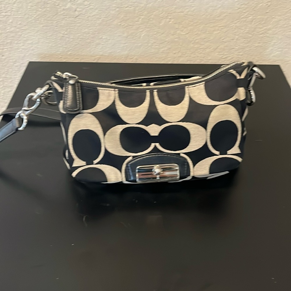 Coach shoulder bag perfect condition